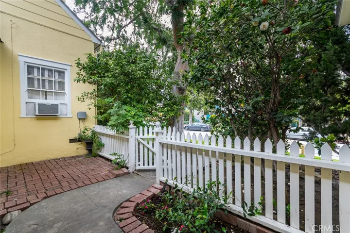 1103 Graynold, Glendale, California 91202