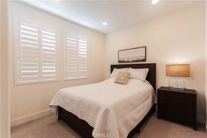 Downstairs Bedroom (5th)