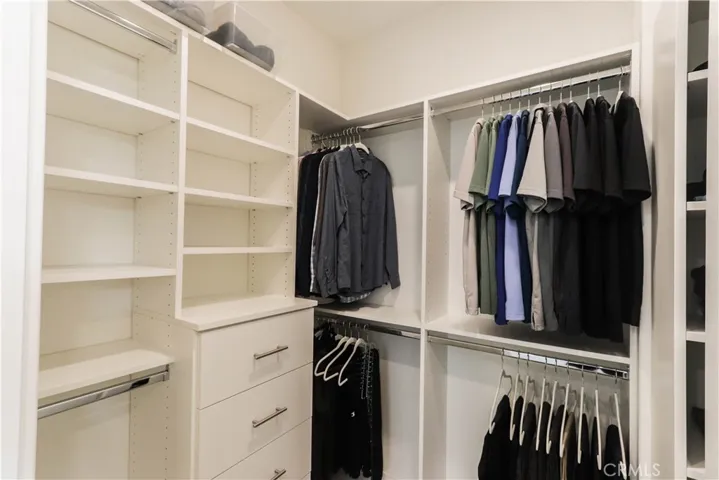 Walk-in Closet