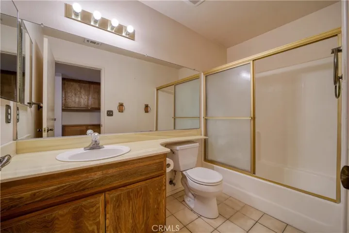 Bath 1 in hallway