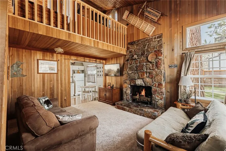 879 Orange Avenue, Sugarloaf, California 92386