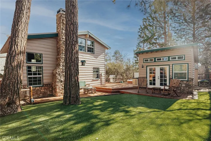 879 Orange Avenue, Sugarloaf, California 92386