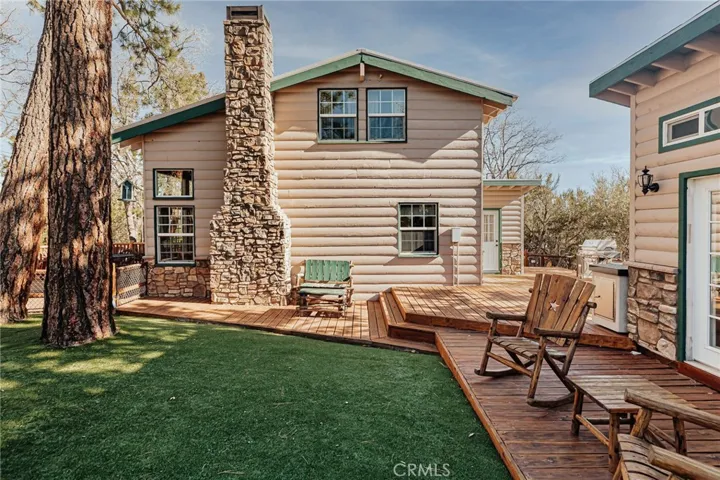 879 Orange Avenue, Sugarloaf, California 92386