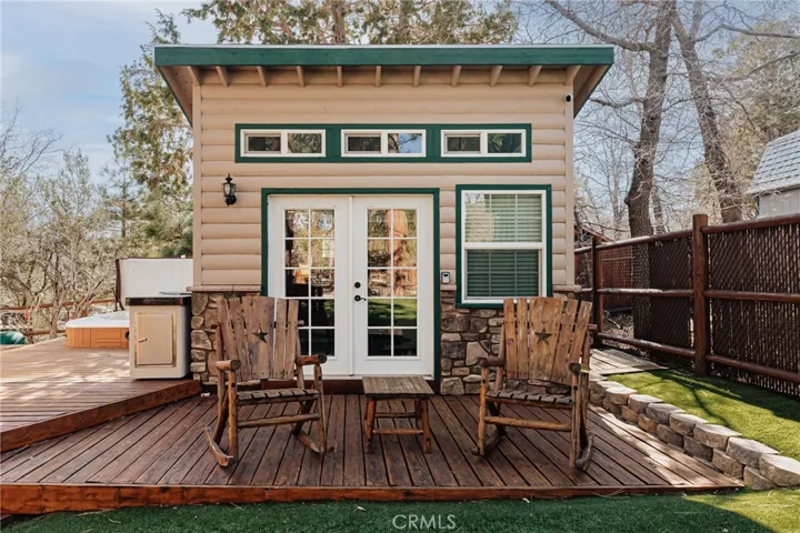 879 Orange Avenue, Sugarloaf, California 92386