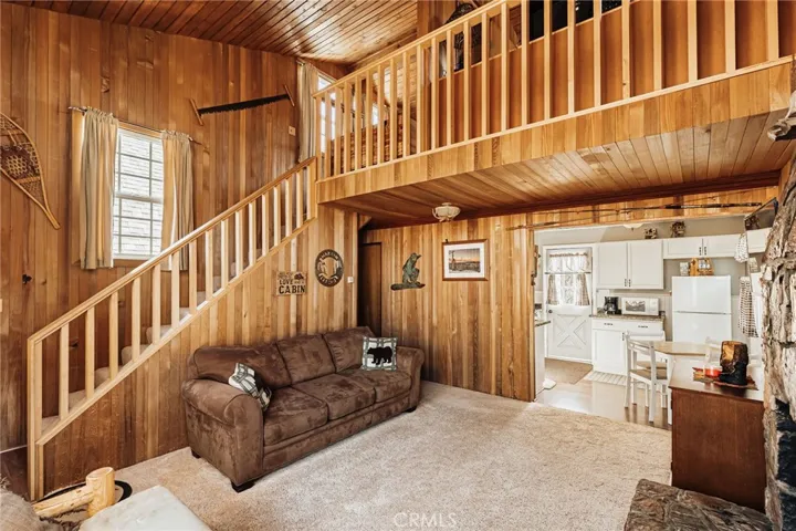 879 Orange Avenue, Sugarloaf, California 92386