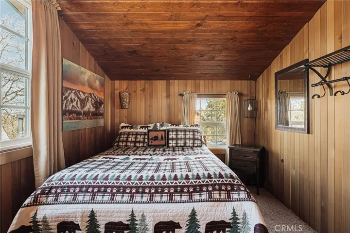 879 Orange Avenue, Sugarloaf, California 92386