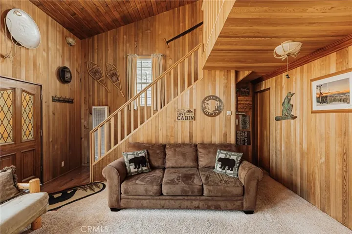 879 Orange Avenue, Sugarloaf, California 92386