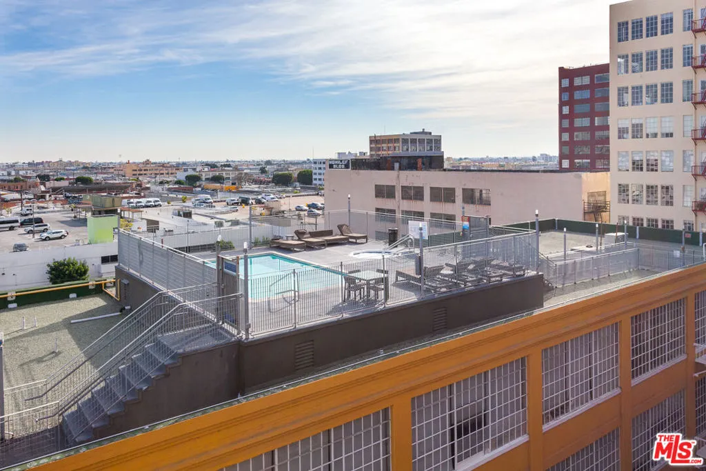 746 S Los Angeles Street 304, Los Angeles, California 90014 home-pic-13