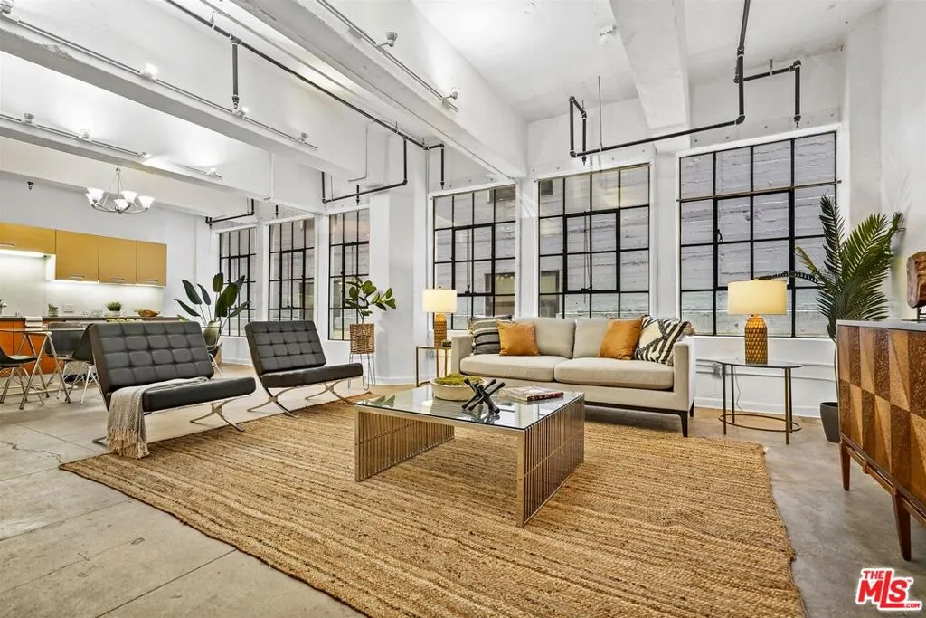 746 S Los Angeles Street 304, Los Angeles, California 90014 home-pic-3