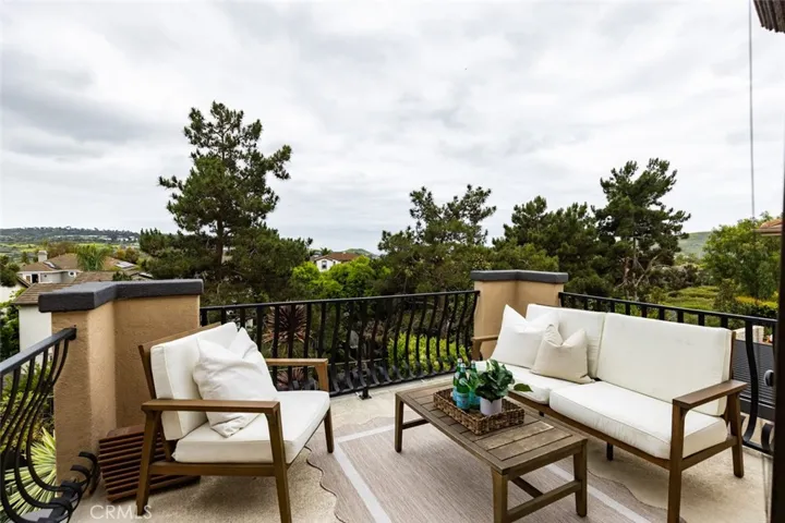 306 Camino Mira Monte, San Clemente, California 92673