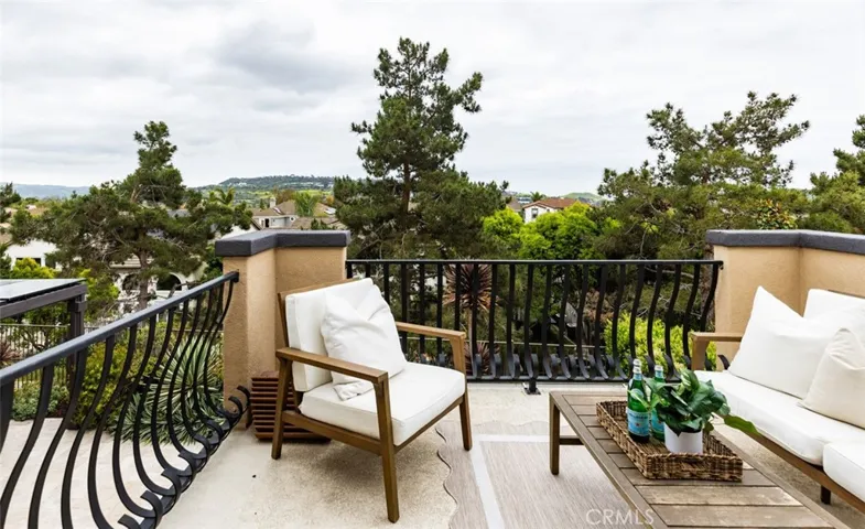 306 Camino Mira Monte, San Clemente, California 92673
