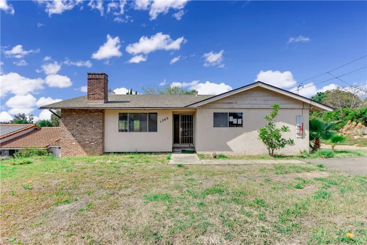 1360 E Fallbrook Street, Fallbrook, California 92028