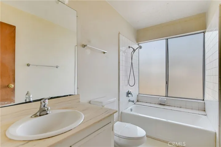 1360 E Fallbrook Street, Fallbrook, California 92028