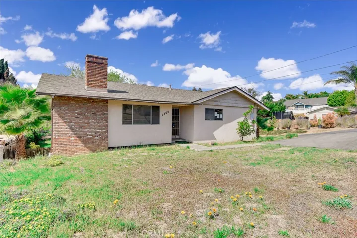 1360 E Fallbrook Street, Fallbrook, California 92028