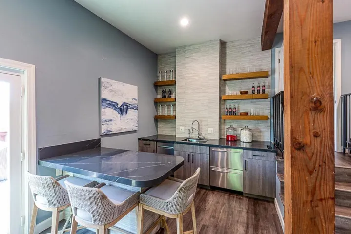 83 Tum Suden Way, Woodside, California 94062