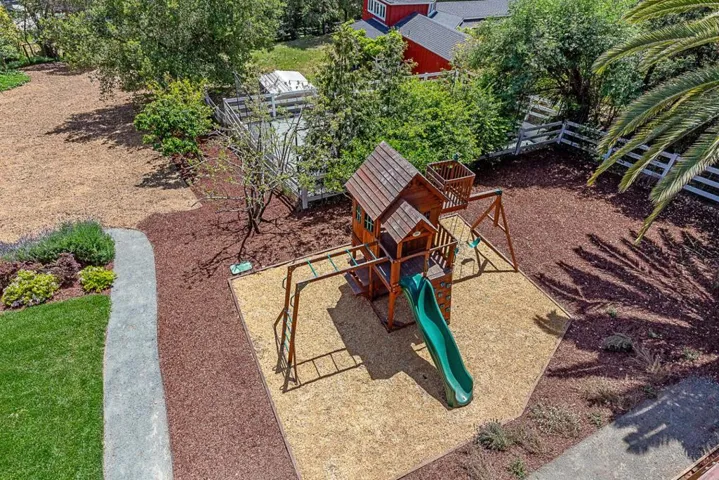 83 Tum Suden Way, Woodside, California 94062