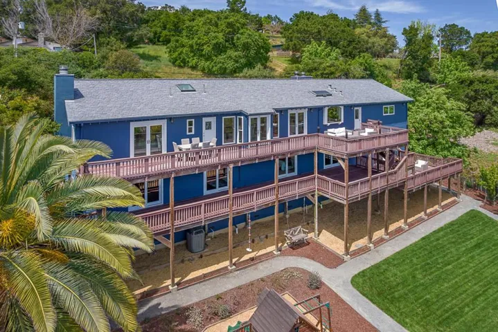 83 Tum Suden Way, Woodside, California 94062
