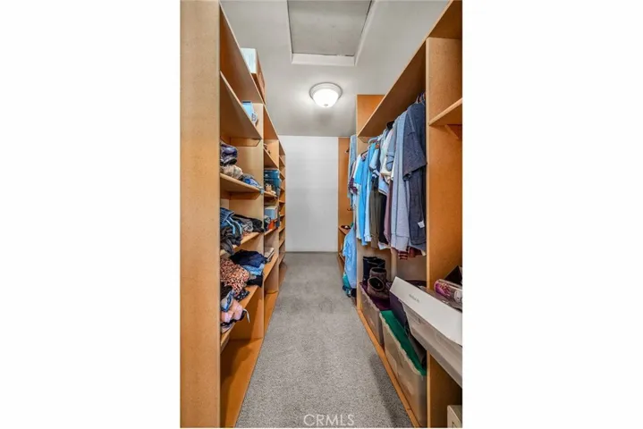 walk in closet
