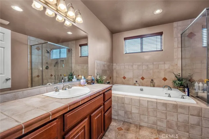Primary ensuite bath