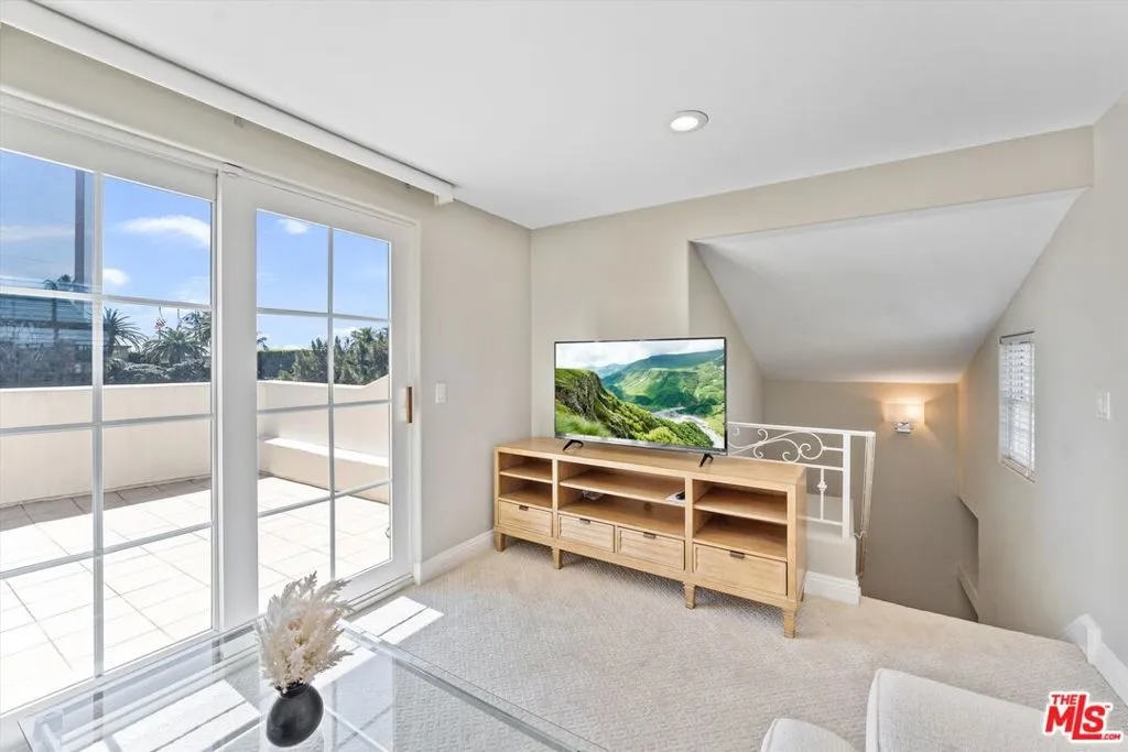 912 Harbor Crossing Lane, Marina Del Rey, California 90292 home-pic-45