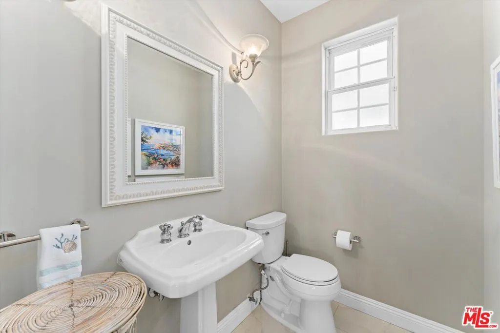 912 Harbor Crossing Lane, Marina Del Rey, California 90292 home-pic-16