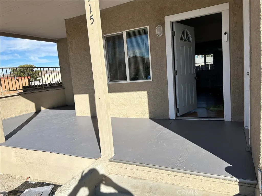 115 S 2nd Avenue, Barstow, California 92311 home-pic-4