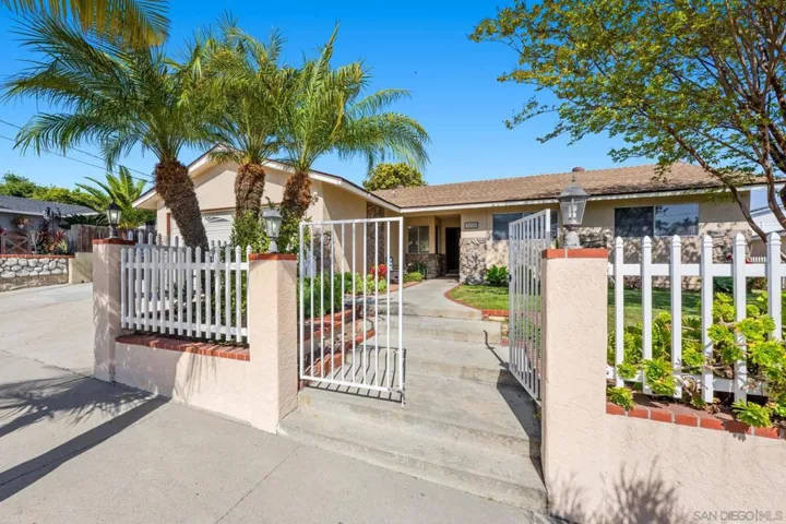 3020 Linda Dr, Oceanside, California 92056