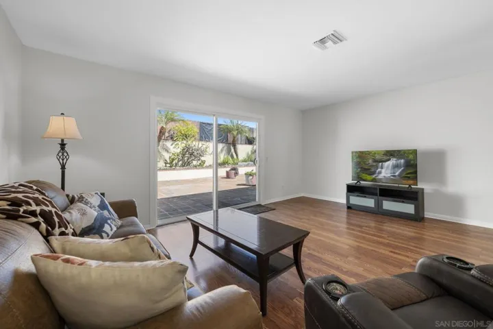 3020 Linda Dr, Oceanside, California 92056
