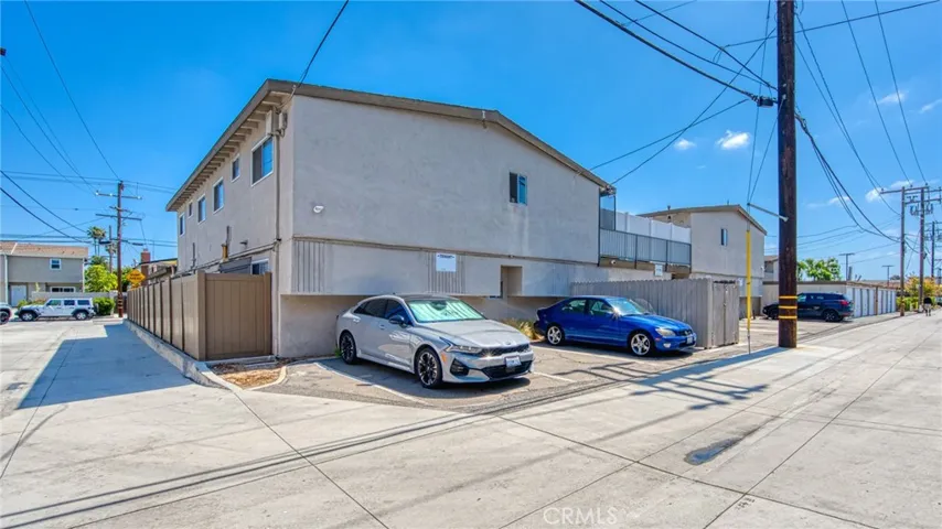 313 E 17th Street, Costa Mesa, California 92627