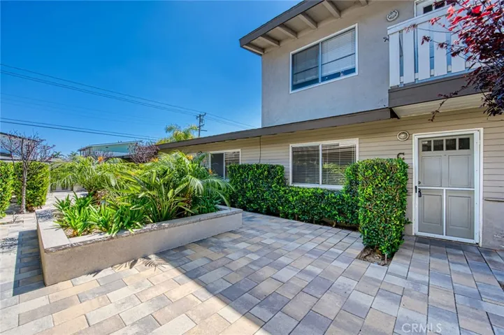 313 E 17th Street, Costa Mesa, California 92627