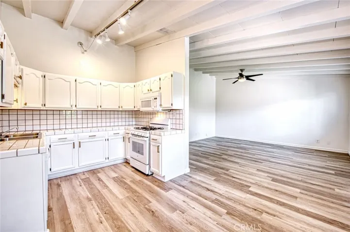 313 E 17th Street, Costa Mesa, California 92627