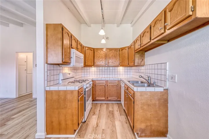 313 E 17th Street, Costa Mesa, California 92627