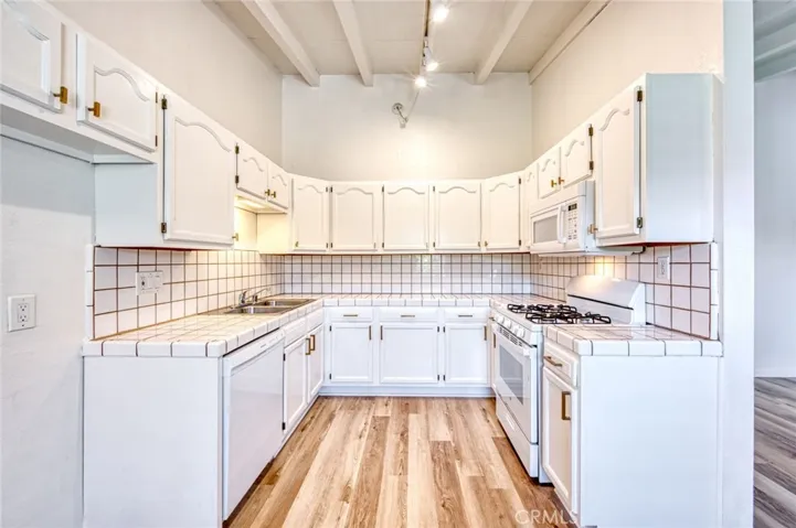 313 E 17th Street, Costa Mesa, California 92627