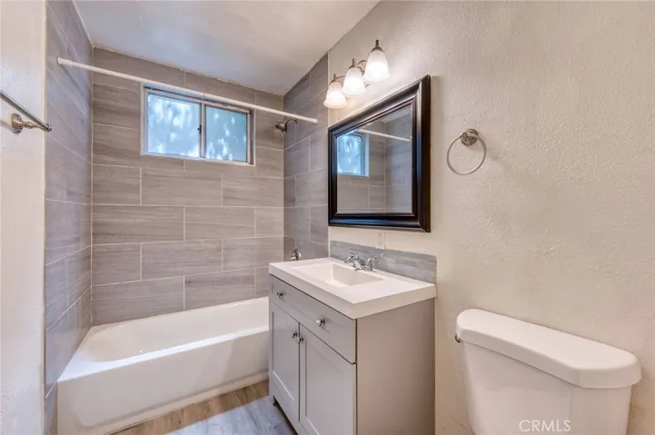 313 E 17th Street, Costa Mesa, California 92627