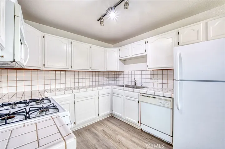 313 E 17th Street, Costa Mesa, California 92627