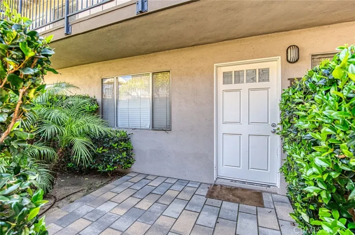 313 E 17th Street, Costa Mesa, California 92627