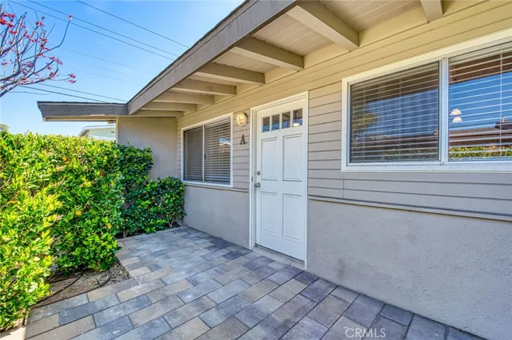 313 E 17th Street, Costa Mesa, California 92627