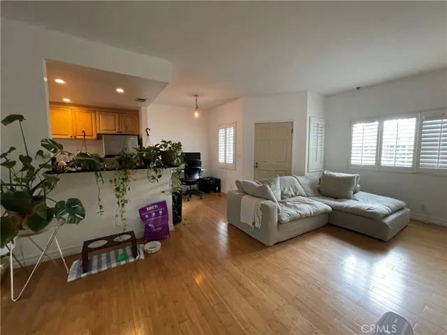4437 Avocado Street 107, Los Angeles, California 90027