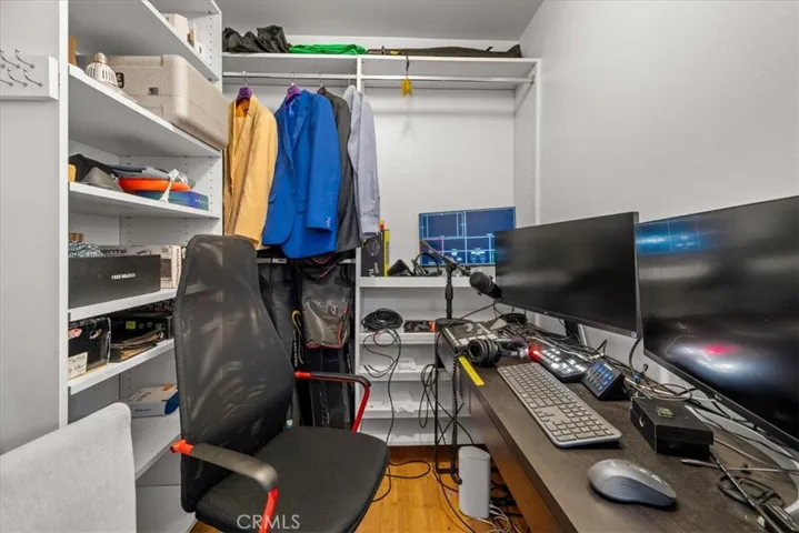 4437 Avocado Street 107, Los Angeles, California 90027