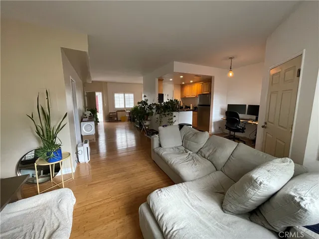 4437 Avocado Street 107, Los Angeles, California 90027