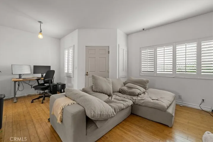 4437 Avocado Street 107, Los Angeles, California 90027