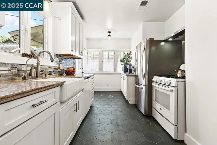 5801 Broadway, Sacramento, California 95802-1803