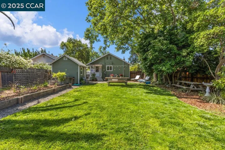 5801 Broadway, Sacramento, California 95802-1803