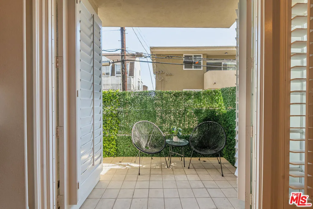 11680 Montana Avenue 107, Los Angeles, California 90049 home-pic-6