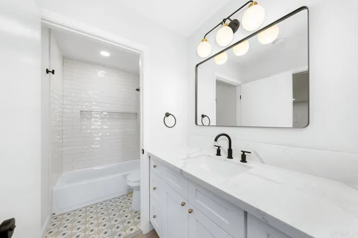 8036 Linda Vista Road 1j, San Diego, California 92111