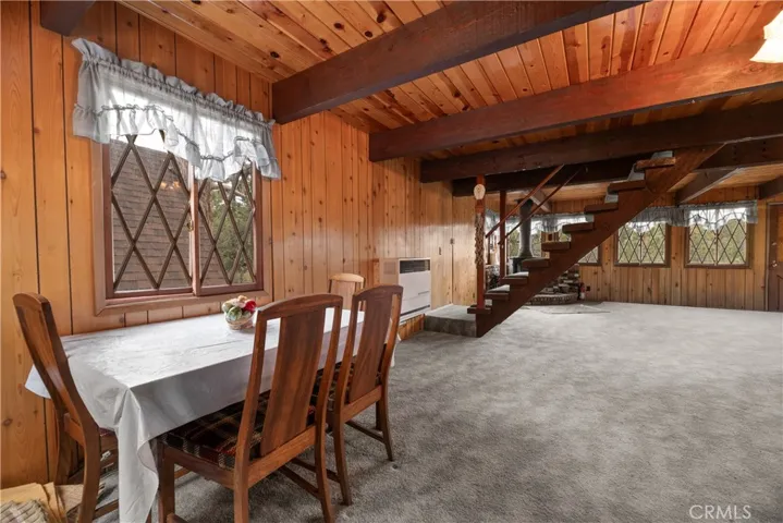 Cozy Cabin Charm from Top to Bottom