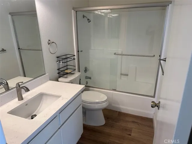 New bathrom quartz counter and sink