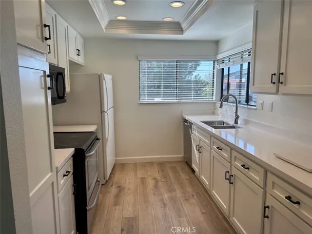 NEW kitchen quartz counters and NEW sink