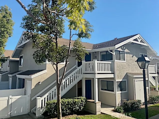 End unit with lots of light and privacy.