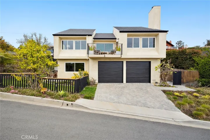 Located just moments from Top of the World Elementary School, scenic Alta Laguna Park, and endless hiking and biking trails.